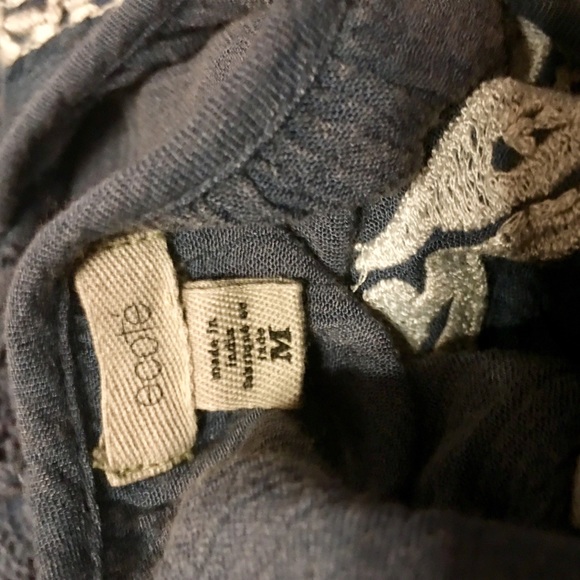 Gorgeous Embroidered Ecote Top with Crotchet Trim! - Picture 7 of 7